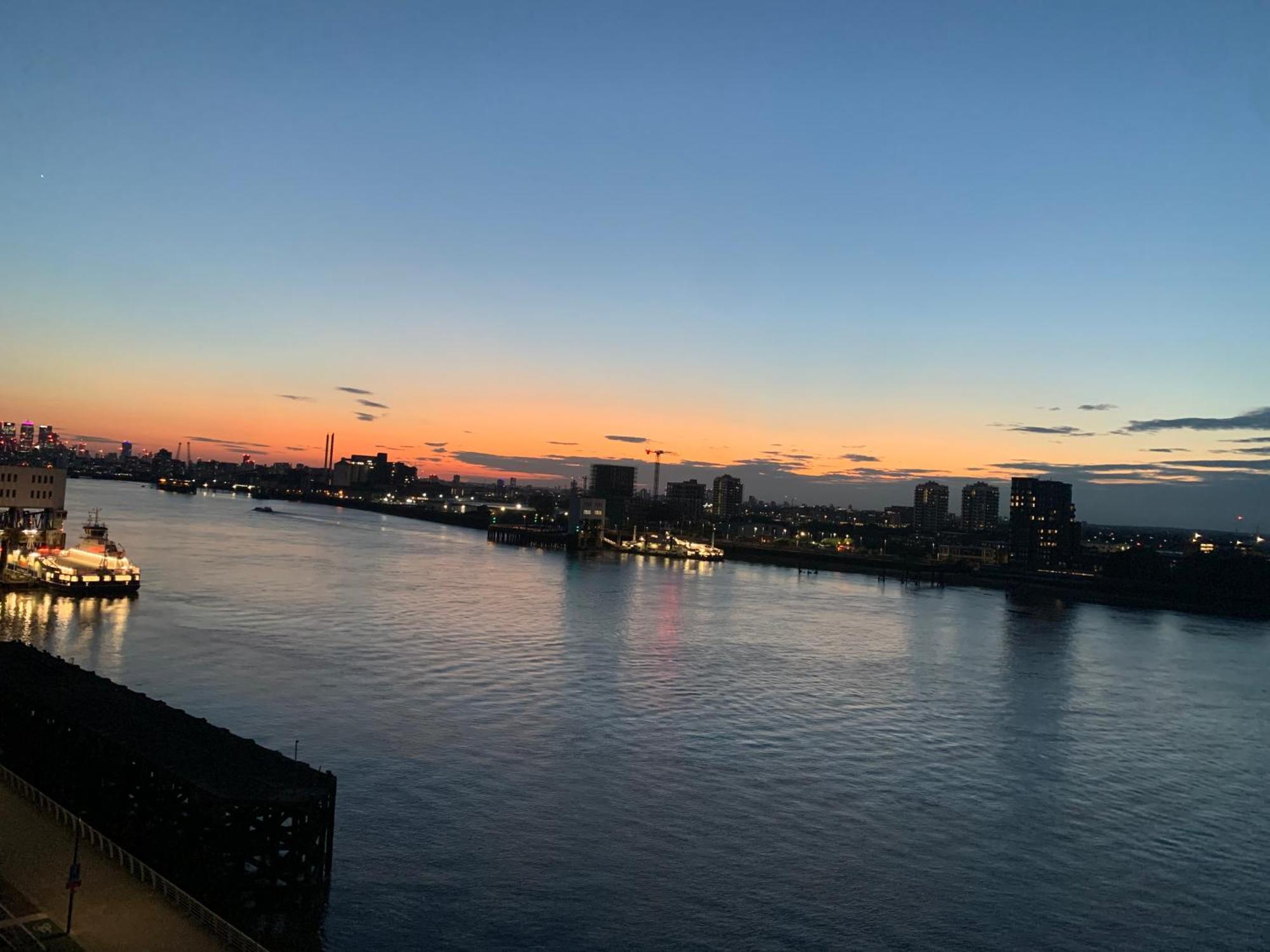 Luxury Riverside Apt With Easy Access To Central London, O2, Excel Centre And Parking Eksteriør billede